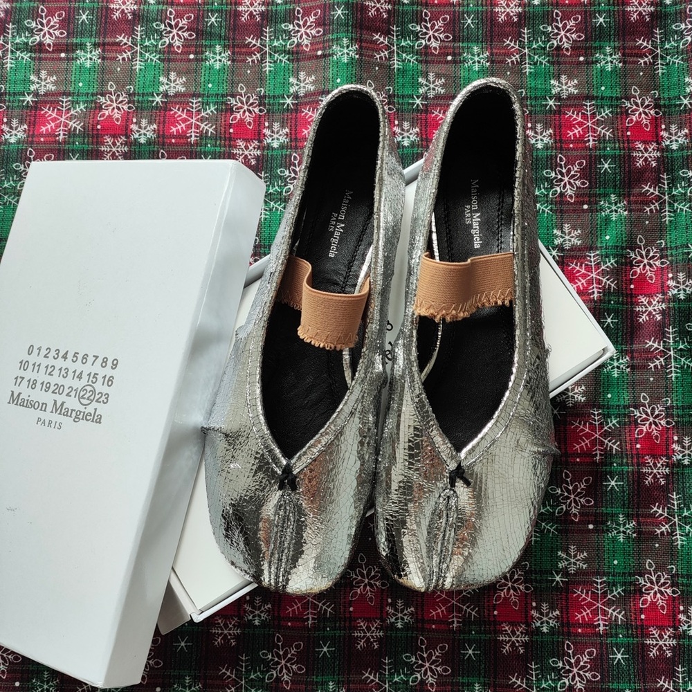 Maison Martin Margiela Silver Metallic Tabi Flats with Tan Strap Detail